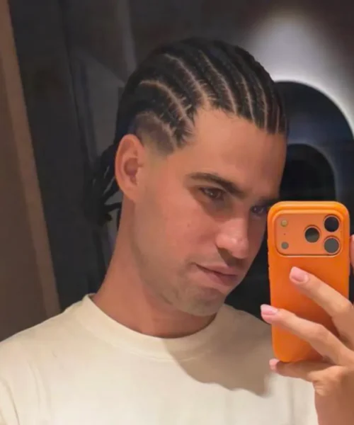 Carlos Alcaraz: il nuovo look del rivale di Jannik Sinner fa discutere i tifosi. Tante bocciature