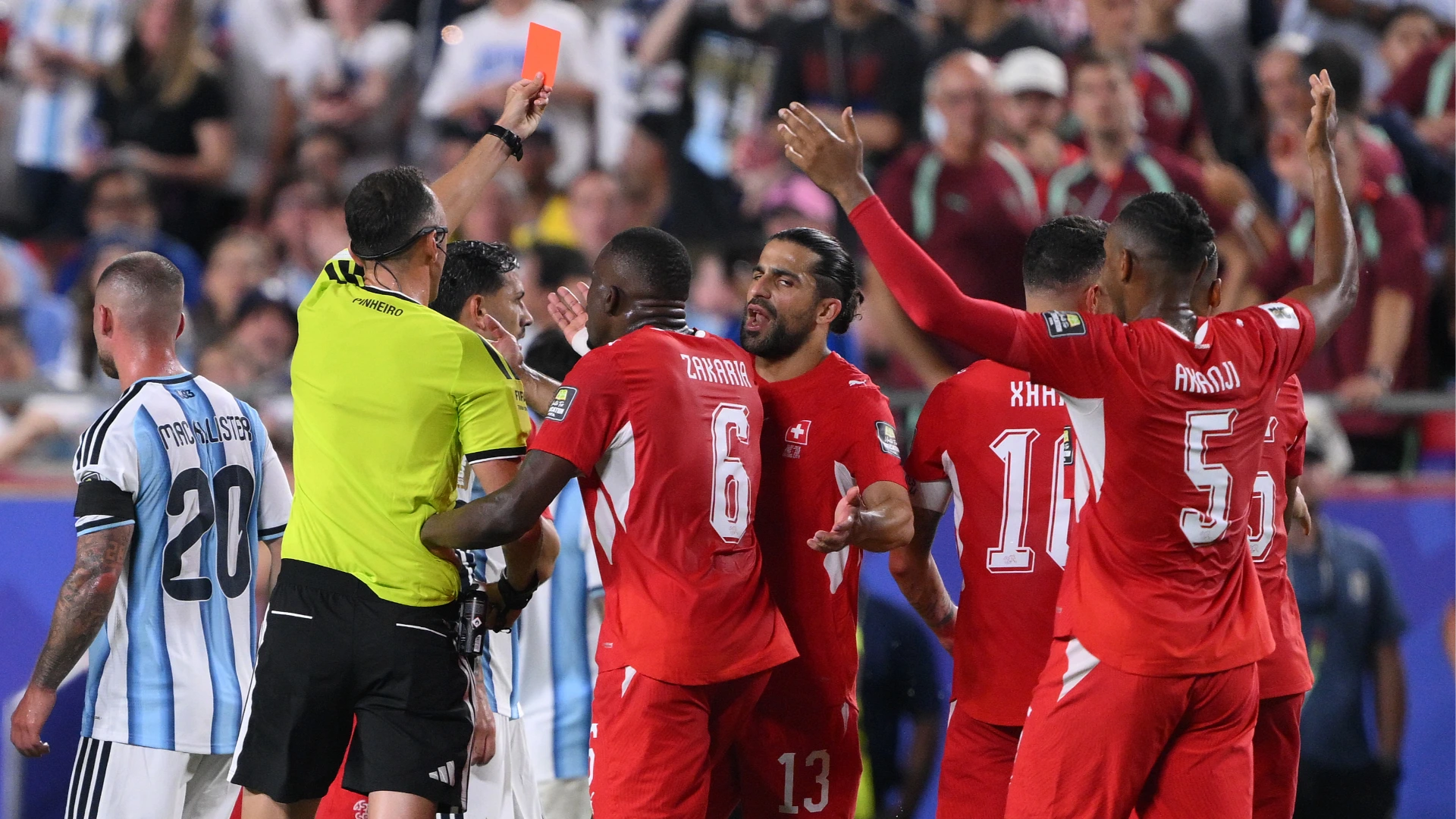 Mondiali 2026, polemica totale per l’espulsione di Breel Embolo: la nuova regola del VAR