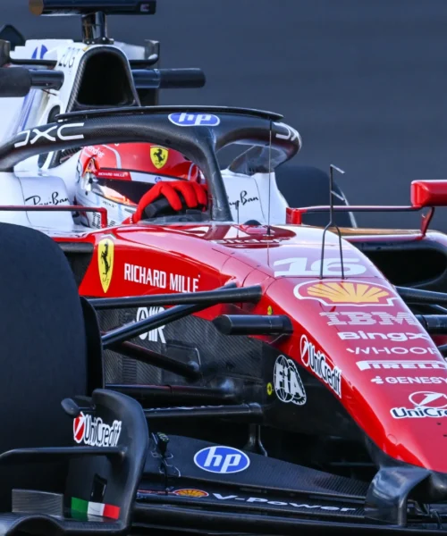 Ferrari, l’amaro sfogo via radio di Charles Leclerc diventa virale: tifosi scatenati