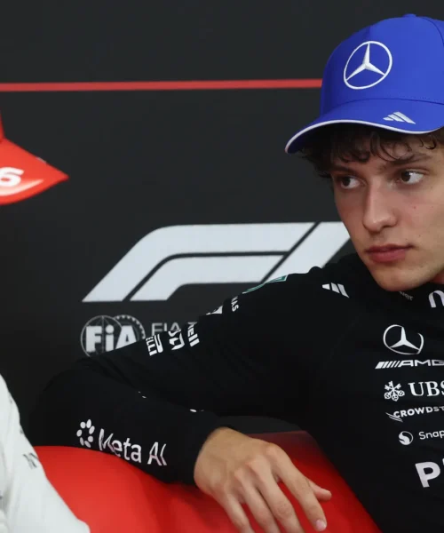 Il predecessore di Kimi Antonelli duro su Charles Leclerc: “Meglio stare zitti”