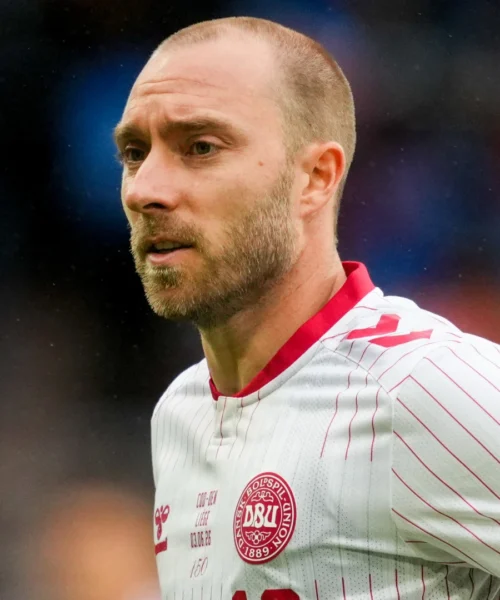 Christian Eriksen non molla dopo la nuova paura: l’esperto lo attacca e lancia l’allarme