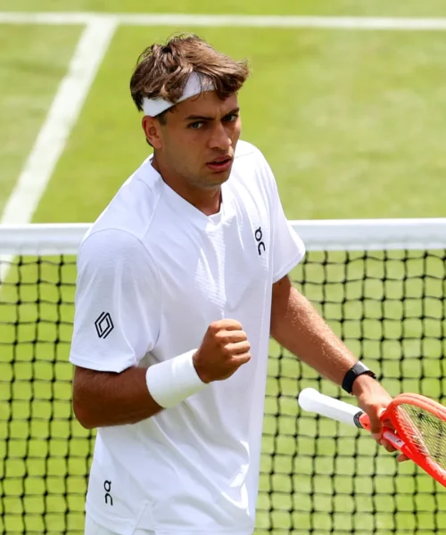 Wimbledon, Flavio Cobolli vince la battaglia contro Mariano Navone