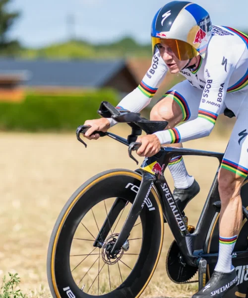 Tour de France, Evenepoel vince la cronometro. Sconfitta indolore per Pogacar