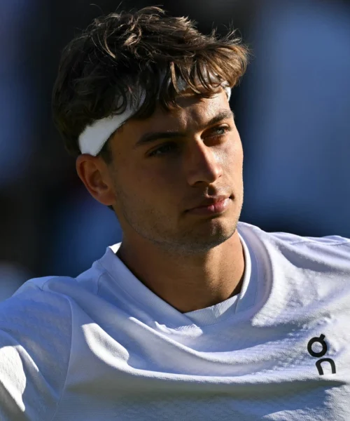 Wimbledon, Flavio Cobolli corre ancora: ad attenderlo c’è un osso duro