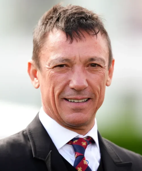 Grave incidente stradale per il fantino Frankie Dettori: le sue condizioni