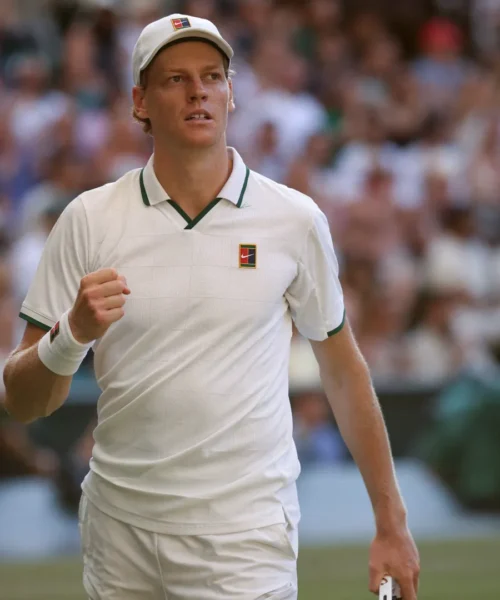 Finale Wimbledon, Jannik Sinner sorpassa Alexander Zverev. È 2-1