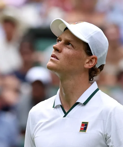 Wimbledon, Jannik Sinner si scuote nel momento più difficile: 2-0 su Borges