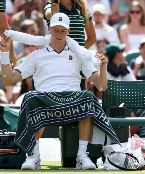 Wimbledon, Jannik Sinner avvisato: “Timori per la seconda settimana”