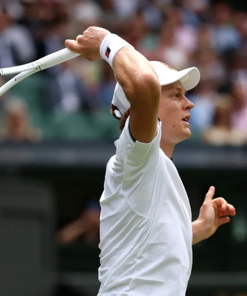 Wimbledon, Jannik Sinner vince il primo set contro un tenace Borges
