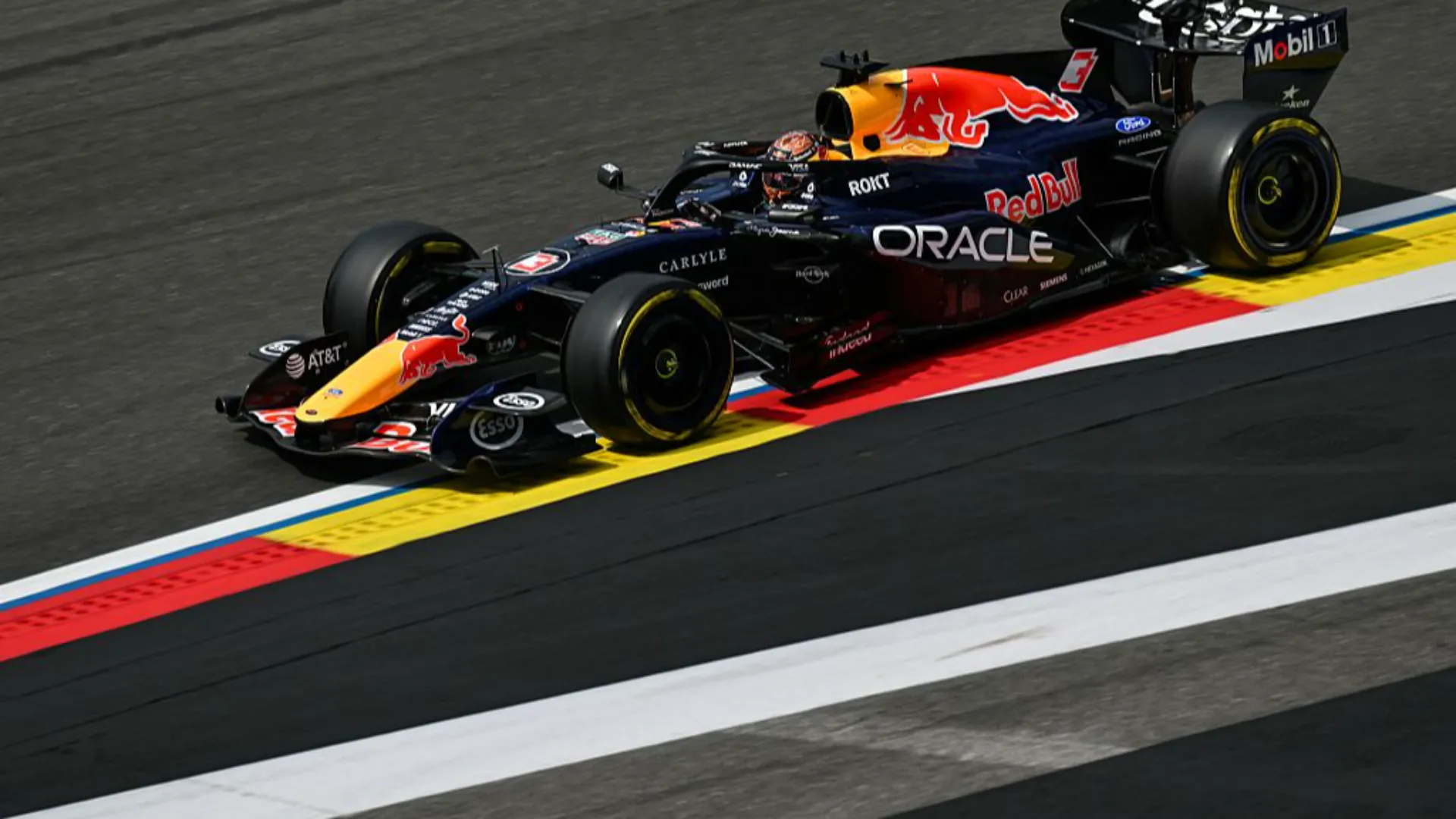 Spa, Max Verstappen mette in fila le Ferrari: solo sesto Kimi Antonelli