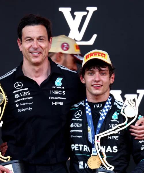 Kimi Antonelli, Toto Wolff gongola e punge la Ferrari