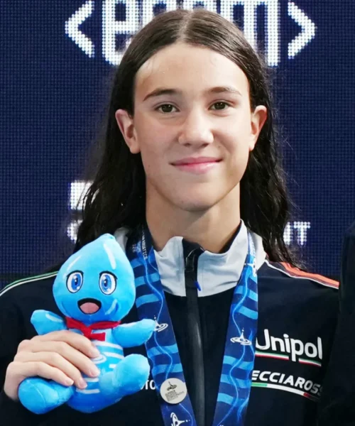Europei nuoto: chi è Alessandra Mao, la 15enne Azzurra medaglia d’argento che ha emozionato tutti