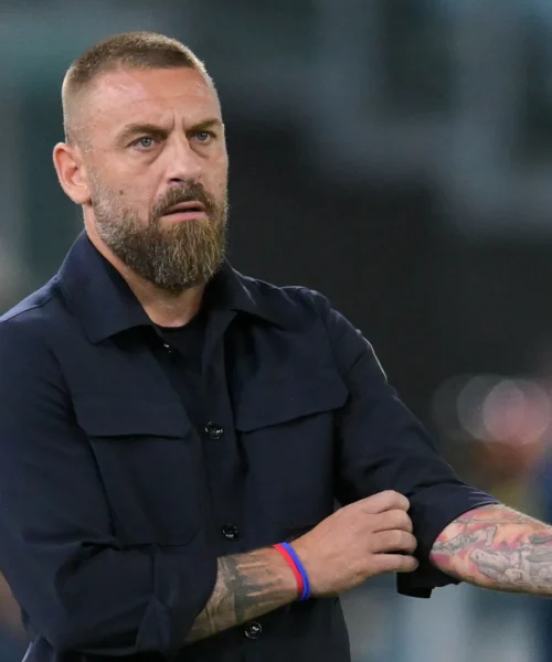Genoa, lite in sala stampa per Daniele De Rossi: “Sei un poveraccio”