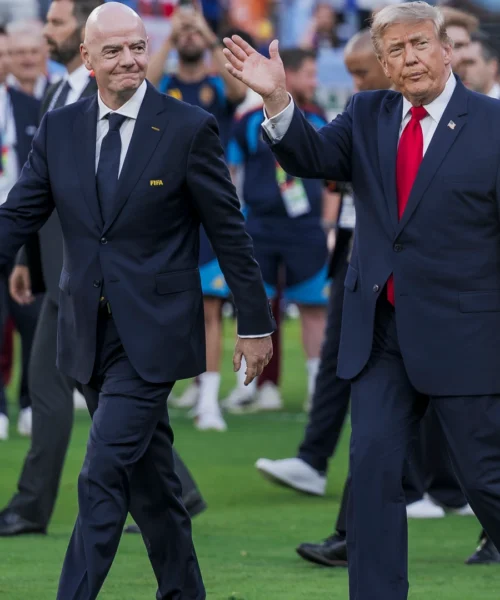 Donald Trump difende Infantino: “Sarebbe un terribile errore”