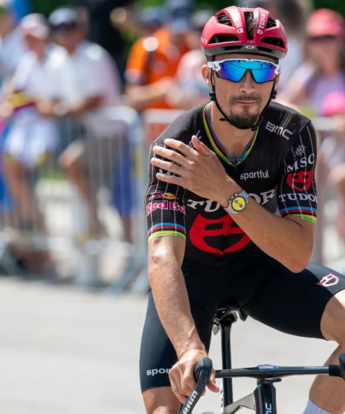 Julian Alaphilippe, la decisione a sorpresa spiazza il mondo del ciclismo