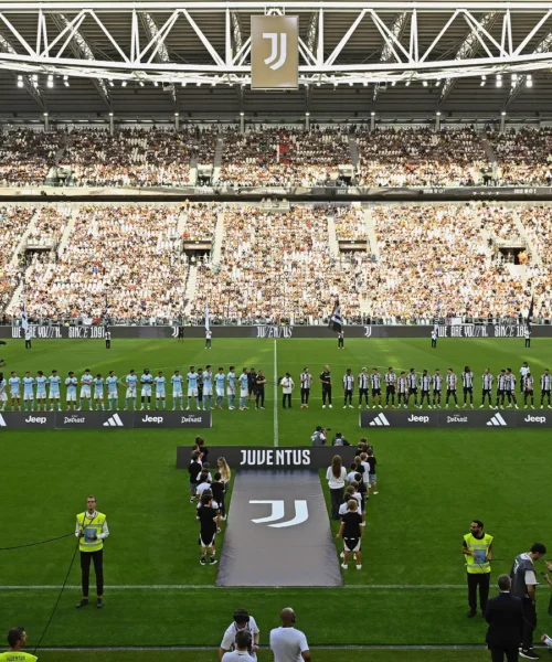 Mercato Juventus, partenze imminenti: esclusi due giocatori dall’amichevole in famiglia