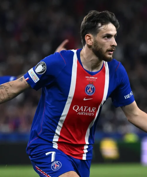 Il PSG ricomincia da Kvaratskhelia: conquistata un’altra Supercoppa, Aston Villa ko