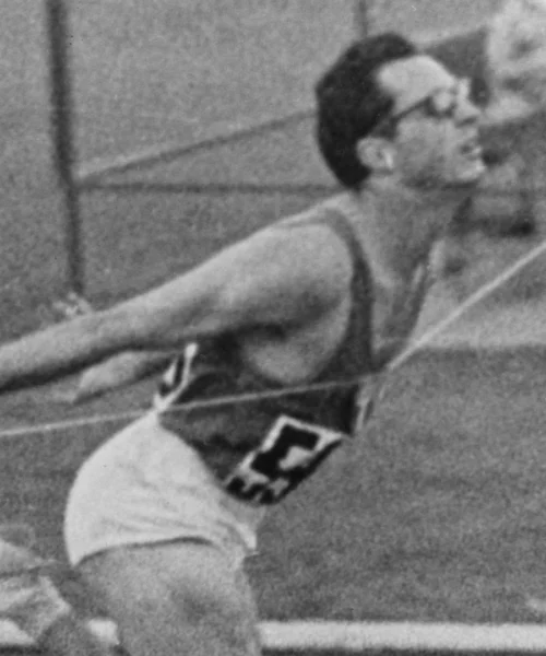 È morto Livio Berruti, lo sport italiano piange l’inimitabile leggenda olimpica