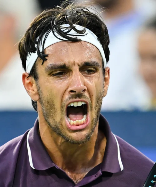 Lorenzo Musetti continua a correre a Cincinnati: una vittoria che vale doppio