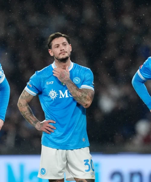 Mercato Napoli, c’è la fila per l’ingombrante esubero