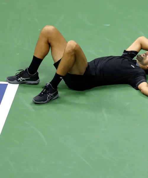 US Open, Novak Djokovic eliminato al primo turno: Navone vince in cinque set