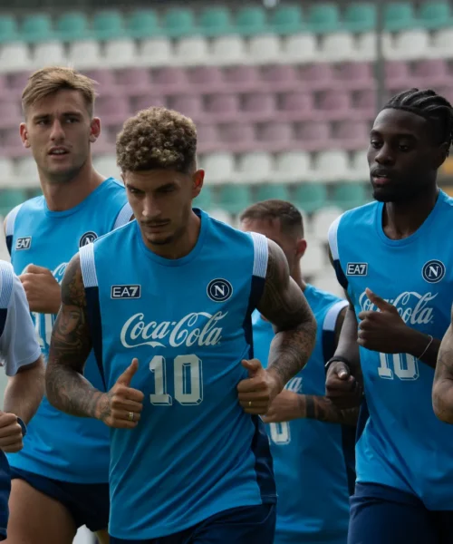 Mercato Napoli: l’idolo dei tifosi è in partenza dopo l’esclusione