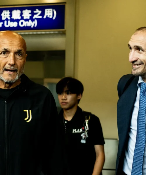 Mercato Juventus: l’ex veterano dell’Inter si è offerto ai bianconeri. Spalletti ha detto sì, il club riflette