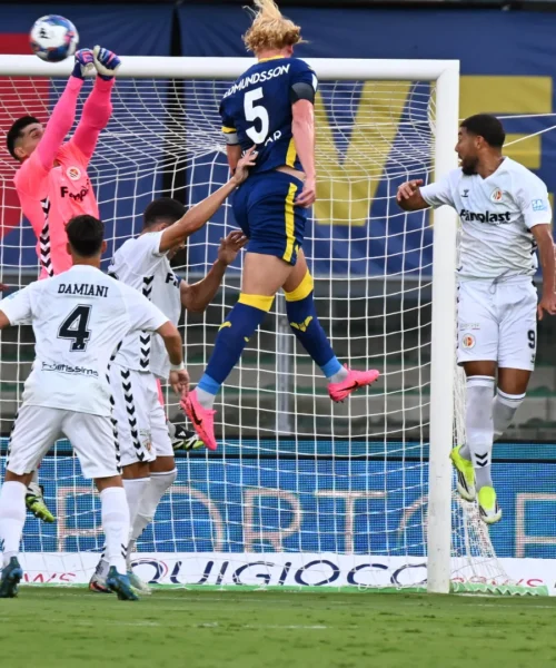 Verona, la ripartenza in Serie B è amara: al Bentegodi vince l’Ascoli