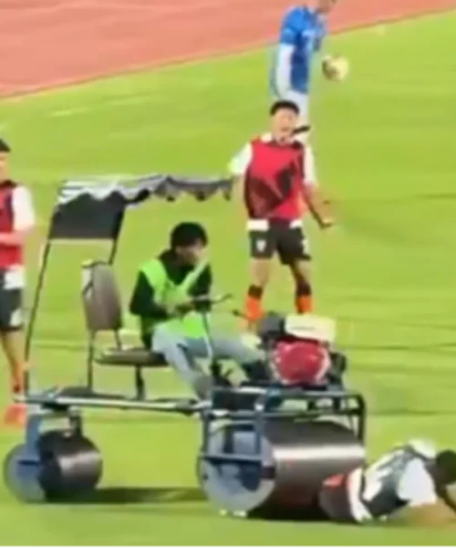 Calciatore investito prima della partita, grande paura in Thailandia: guarda il video