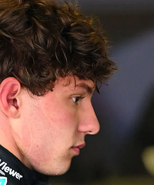 Kimi Antonelli contro il muro a Baku: «Mi dispiace ragazzi, mio Dio»