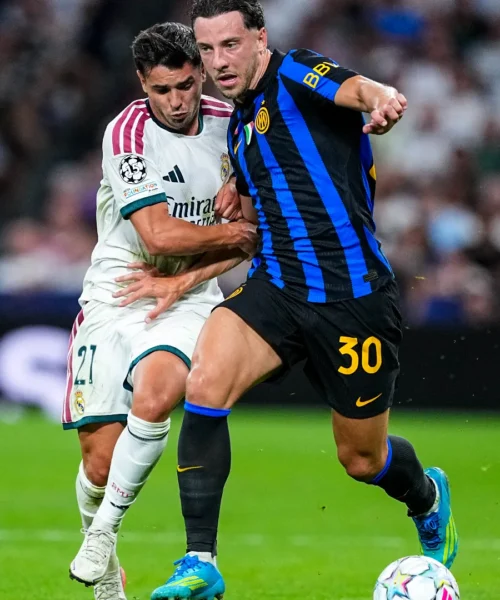 Mercato Inter, Carlos Augusto si prende la scena: le offerte non mancano