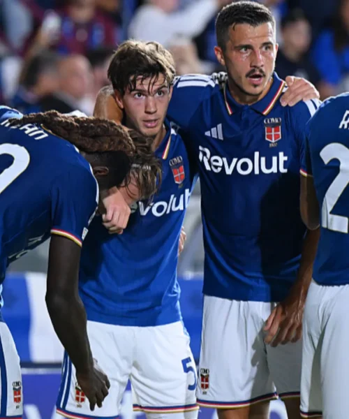 Como, esordio da sogno in Champions League: poker al Lipsia