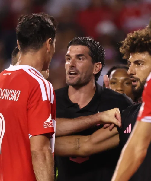 MLS, volano gli stracci tra De Paul e Levandowski: l’argentino attacca il polacco