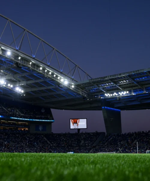 Dirigente morto durante il big match: il Porto è sotto choc