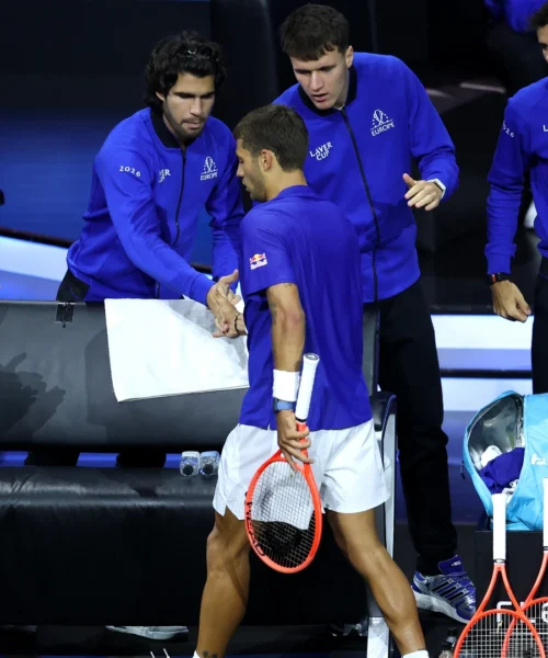 Laver Cup, Flavio Cobolli lotta ma resta a secco: Carlos Alcaraz lo rincuora