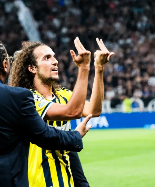 Che stangata per Guendouzi e il Fenerbahce dopo la sceneggiata: mano pesante dell’UEFA