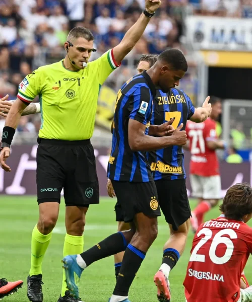 Inter-Napoli show, ma nel mirino finisce l’arbitro: tutti i casi da moviola