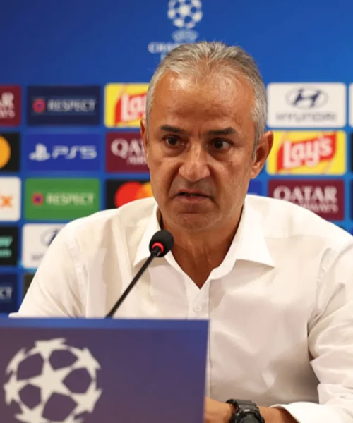 Fenerbahce, bufera dopo il pari con la Roma: bottiglietta in testa a Kartal