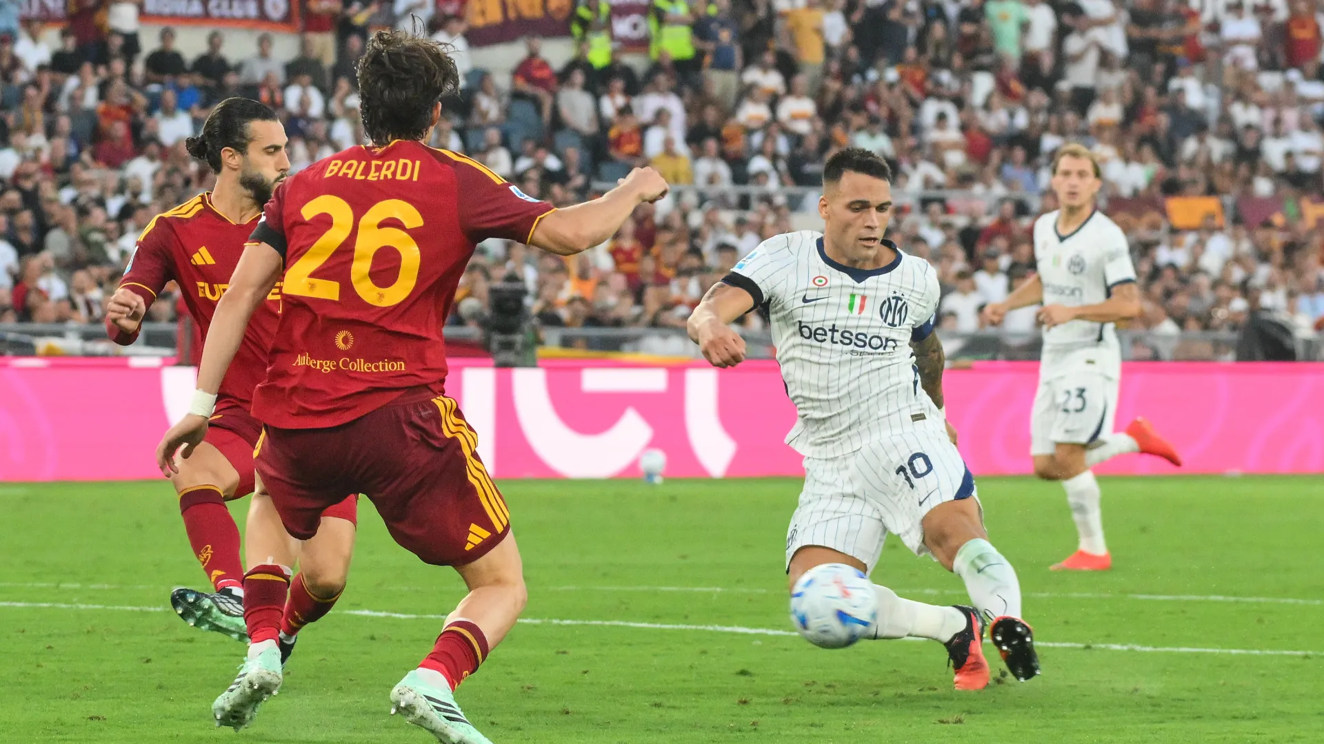 Spettacolare pareggio tra Roma e Inter: Lautaro Martinez salva i nerazzurri all’Olimpico