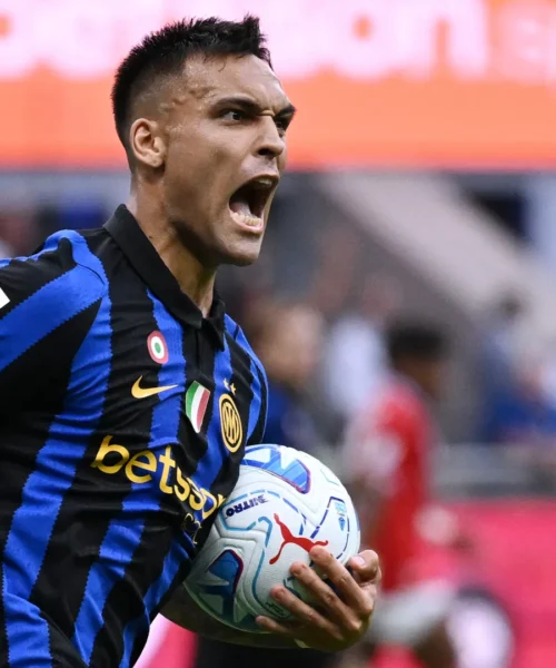 Show a San Siro, l’Inter rimonta da 0-2 e batte il Napoli