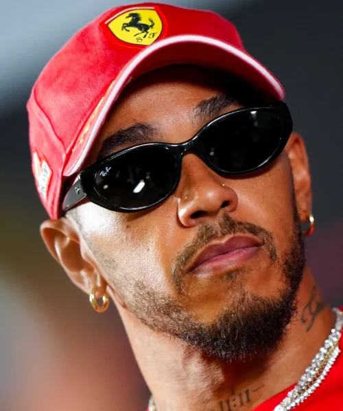 Kimi Antonelli e l’ipotesi Ferrari: Lewis Hamilton entra a gamba tesa