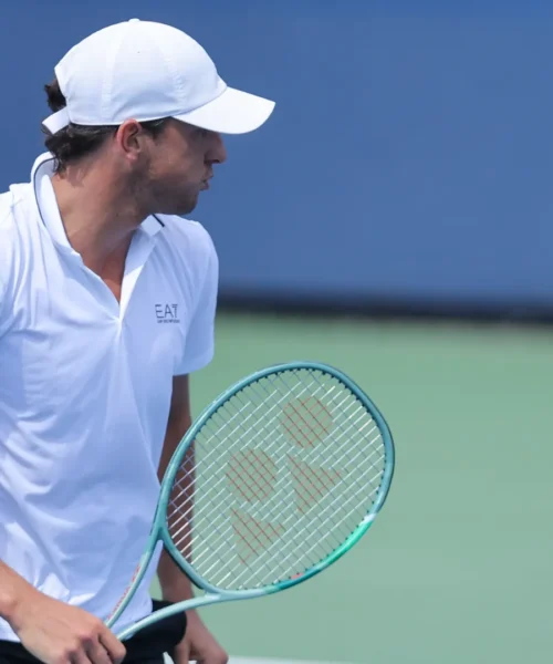Luciano Darderi, missione compiuta agli US Open: battuti Svrcina e il nervosismo