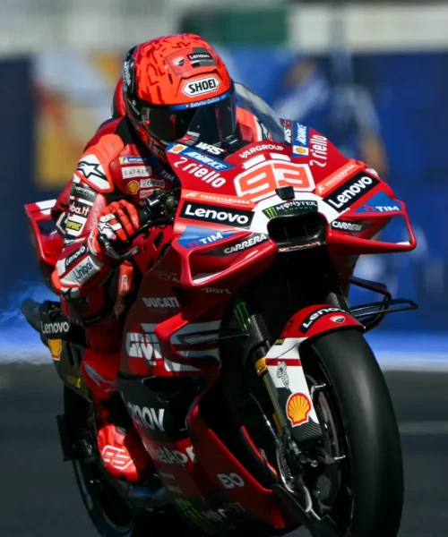 MotoGP gara sprint Misano: prova di forza di Marc Marquez, battuto Bezzecchi. Bagnaia lontano