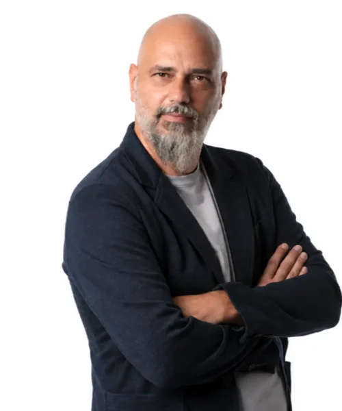 Aiutiamo Max Parisi nella sua battaglia più dura: ecco come donare