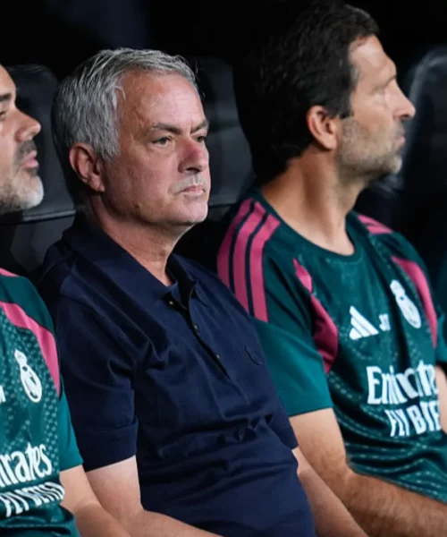 Mourinho fa chiarezza sul rapporto con Chivu e esagera: “Poteva finire 5-0 o 5-5”