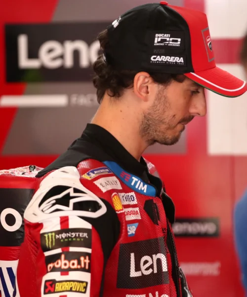 Ducati, incubo infinito per Pecco Bagnaia mentre Marc Marquez gioca a nascondino