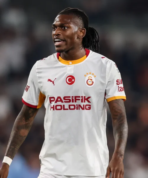Leao torna a giocare la Champions League col Galatasaray: non va in gol da quasi 20 mesi