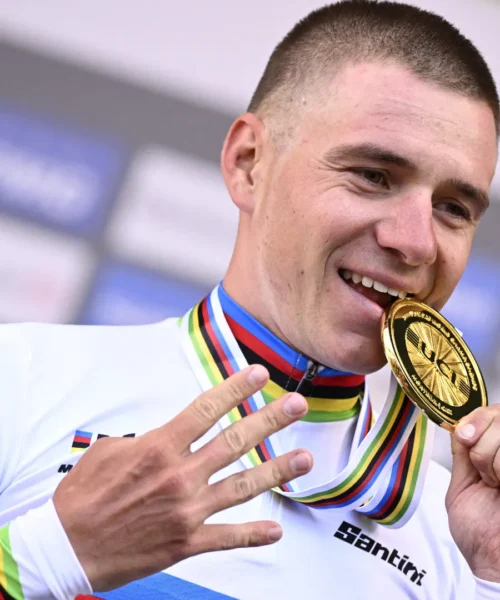 Mondiali crono, Remco Evenepoel precede Filippo Ganna: è campione per la quarta volta di fila