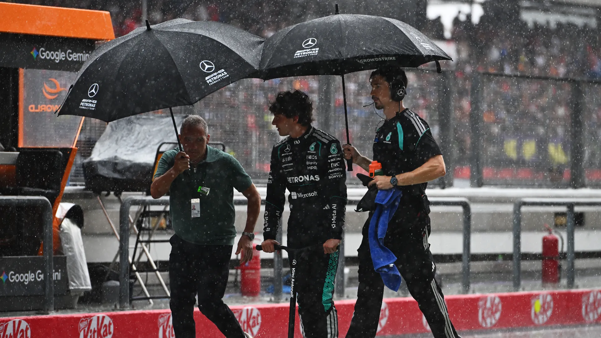 Cosa è successo in F1, perché è stata posticipata la gara in Malesia: il nuovo orario