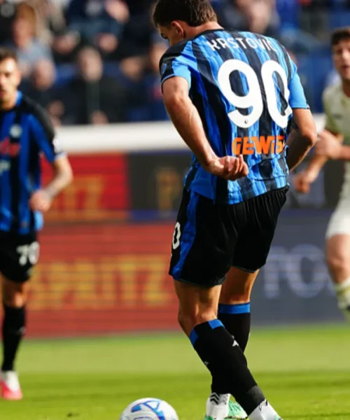 Atalanta, pirotecnico 4-4 col Frosinone. Il Genoa stende il Venezia